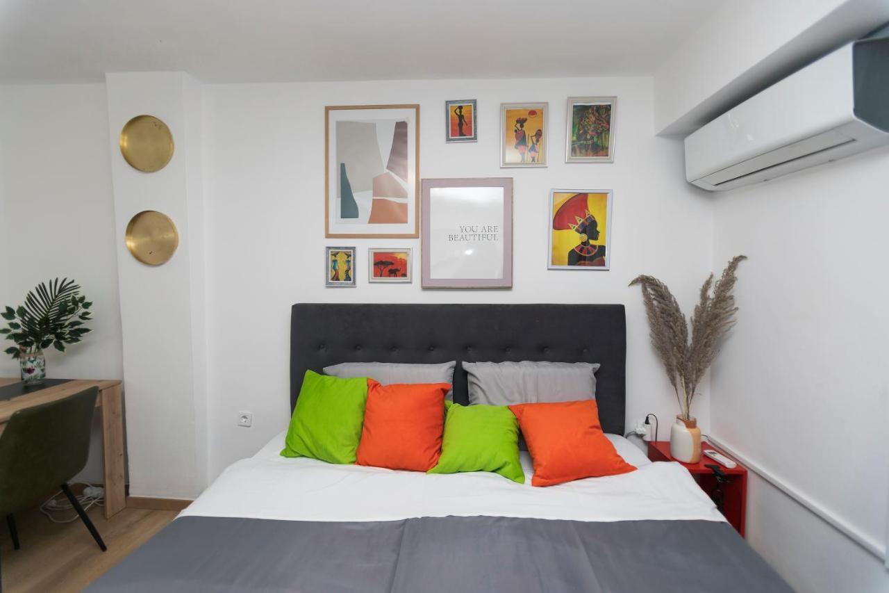 11 Steps' Lovely In The Center Apartment