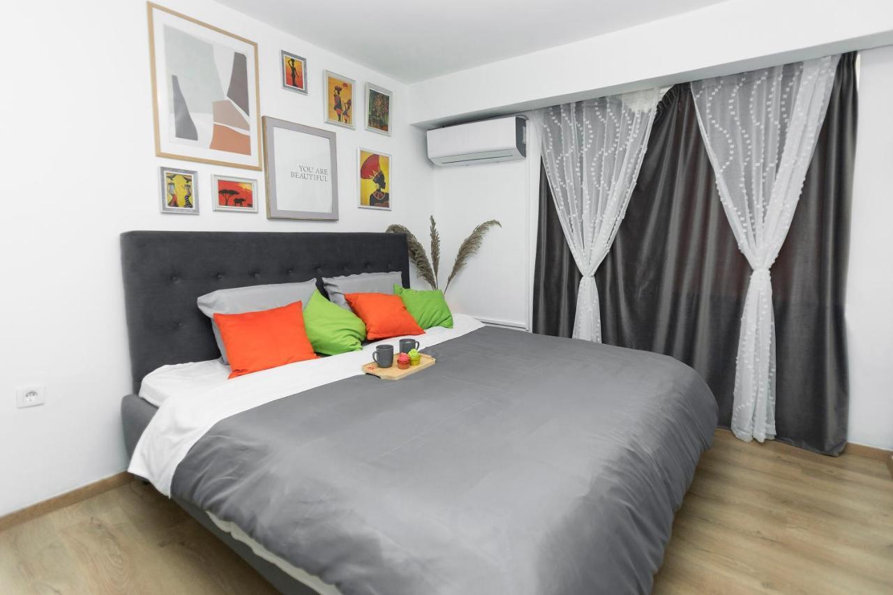 11 Steps' Lovely In The Center Apartment