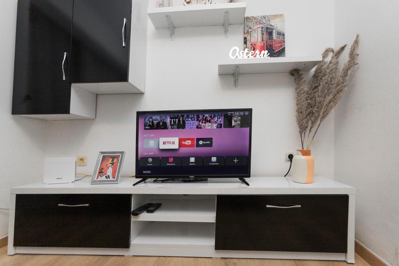 11 Steps' Lovely In The Center Apartment *